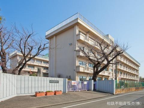 座間市立栗原中学校(2022年3月)