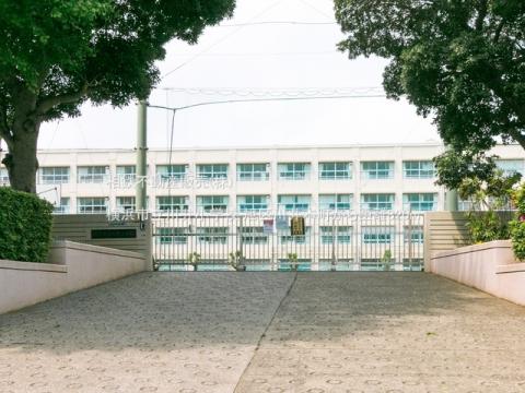 横浜市立川井小学校(2021年5月)
