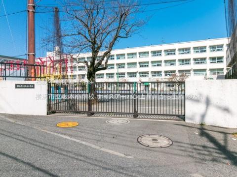 横浜市立坂本小学校(2021年3月)