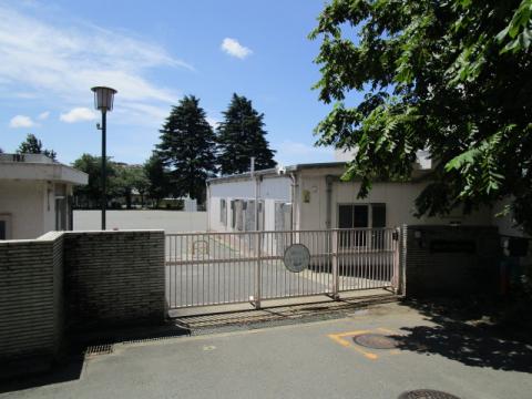 岡津小学校