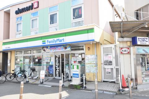 ファミリーマート片瀬江ノ島駅前店