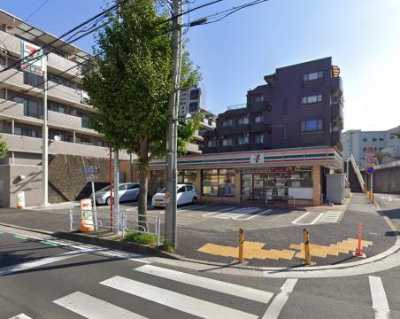 セブンイレブン横浜片倉町店