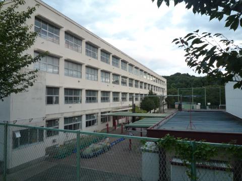 川井小学校