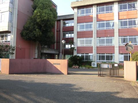 藤沢市立高倉中学校