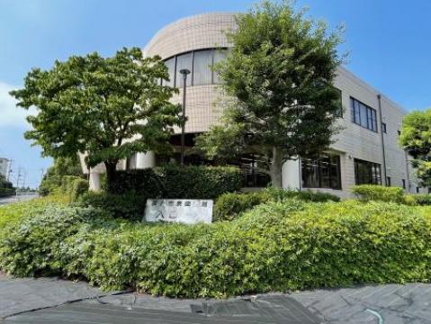 横浜市立泉図書館