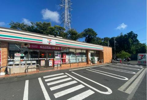 セブンイレブン横浜下飯田駅前店