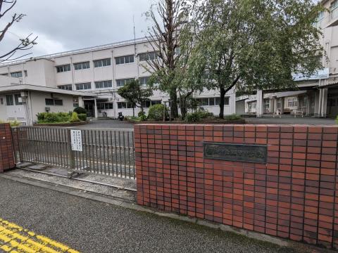 瀬谷中学校