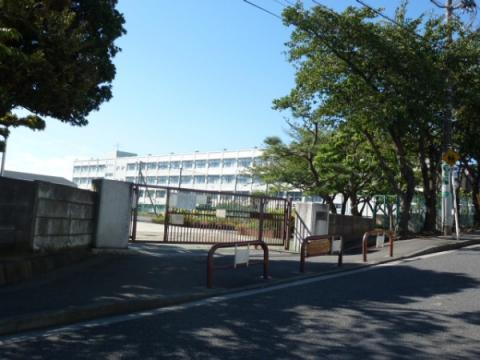 東希望が丘小学校(2011年9月)