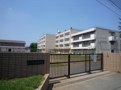 横浜市立新井中学校(2010年8月)