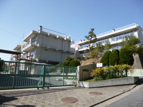 岡津中学校(2014年3月)