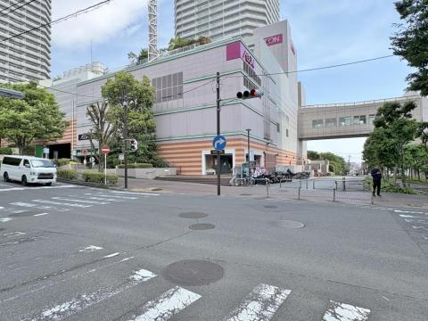 食料品や日用品のお買い物に便利な商業施設です。