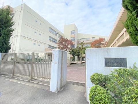 西谷中学校