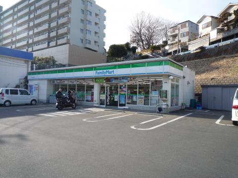 ファミリーマート鶴ケ峰本町店