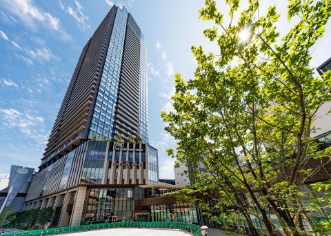 THE YOKOHAMA FRONT TOWER（15階北西角部屋）