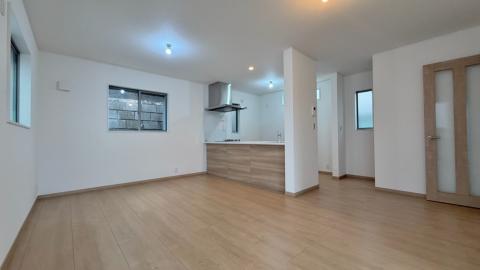 全２棟〈ZEH水準〉中尾１丁目　新築戸建　２号棟