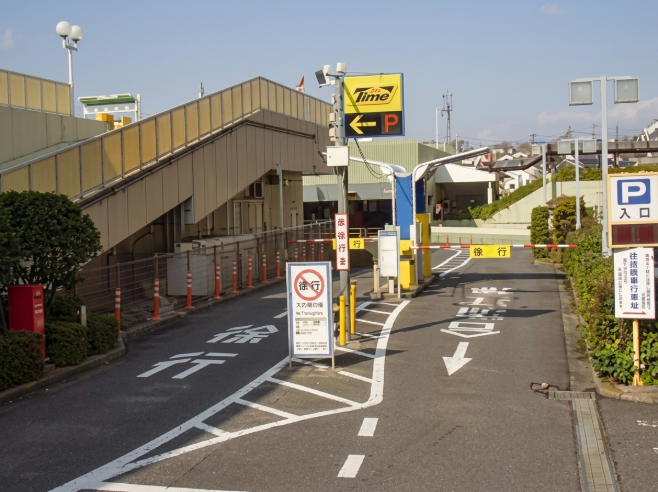 相鉄ライフ緑園都市駐車場